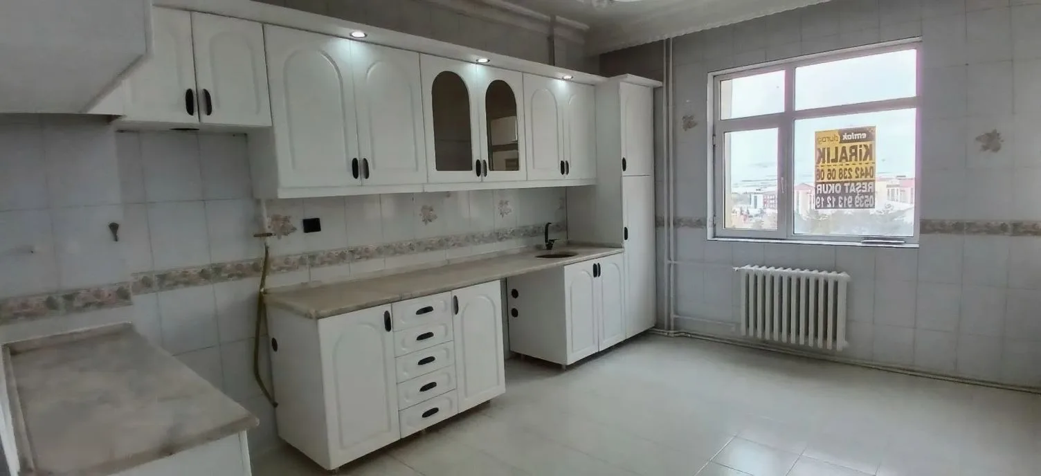 ERZURUM KİRALIK MERKEZİ ISITMALI 3+1 DAİRE | 145M² YAKUTIYE - Fotoğraf 7