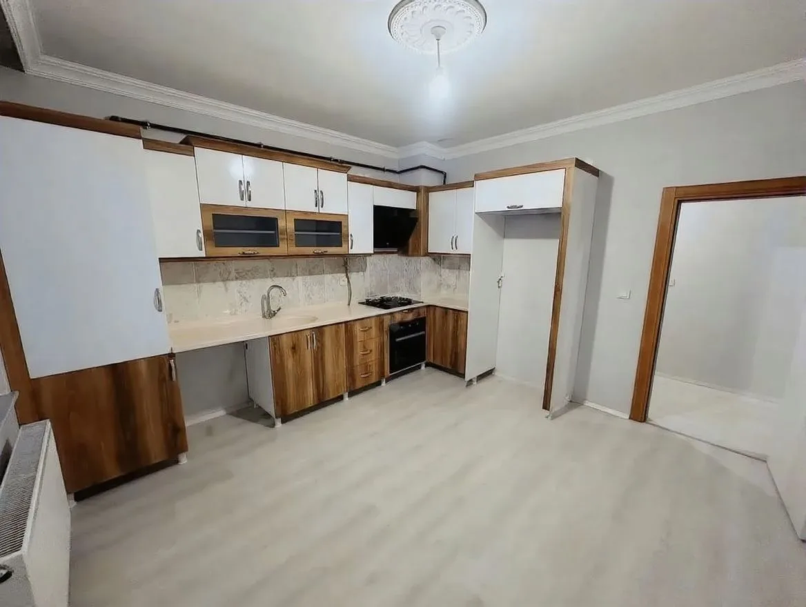 ERZURUM KİRALIK 3+1 DAİRE ARA/8 KAT 145M² YAKUTIYE - 1
