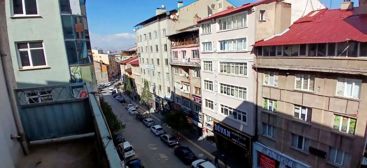 ERZURUM KİRALIK 3+1 DAİRE ARA/6 KAT 140M² YAKUTIYE - 1