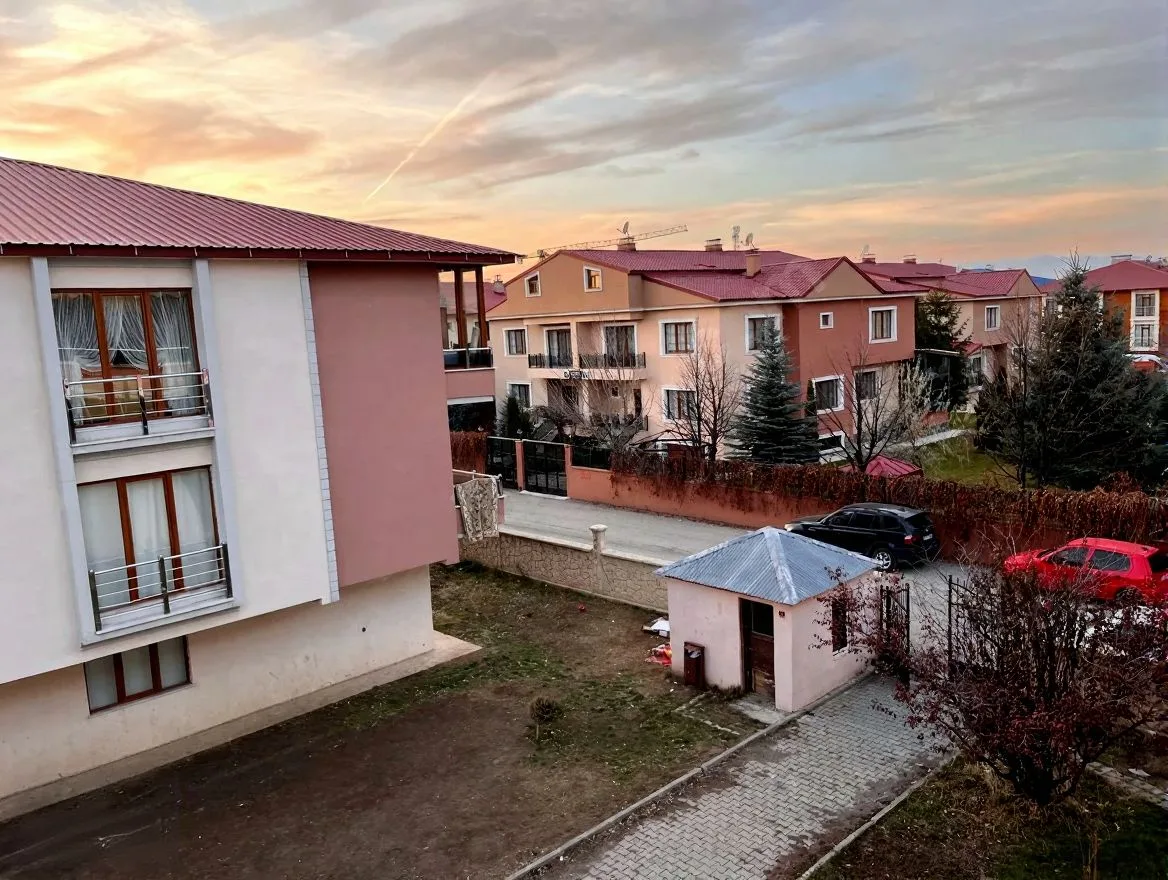 ERZURUM KİRALIK 3+1 DAİRE ÇATI KATI KAT 140M² AZIZIYE - Fotoğraf 25