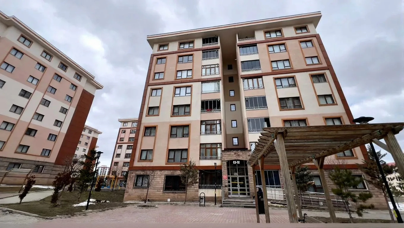 142M² ERZURUM KİRALIK 3+1 DAİRE PALANDÖKEN MERKEZİ ISITMALI - 1
