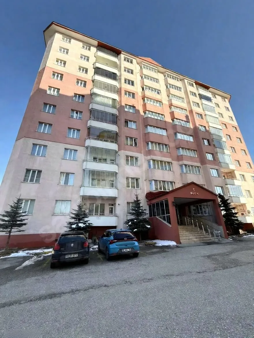 ERZURUM YAKUTIYE KİRALIK 4+1 DAİRE 220M² MERKEZİ ISITMALI - 1