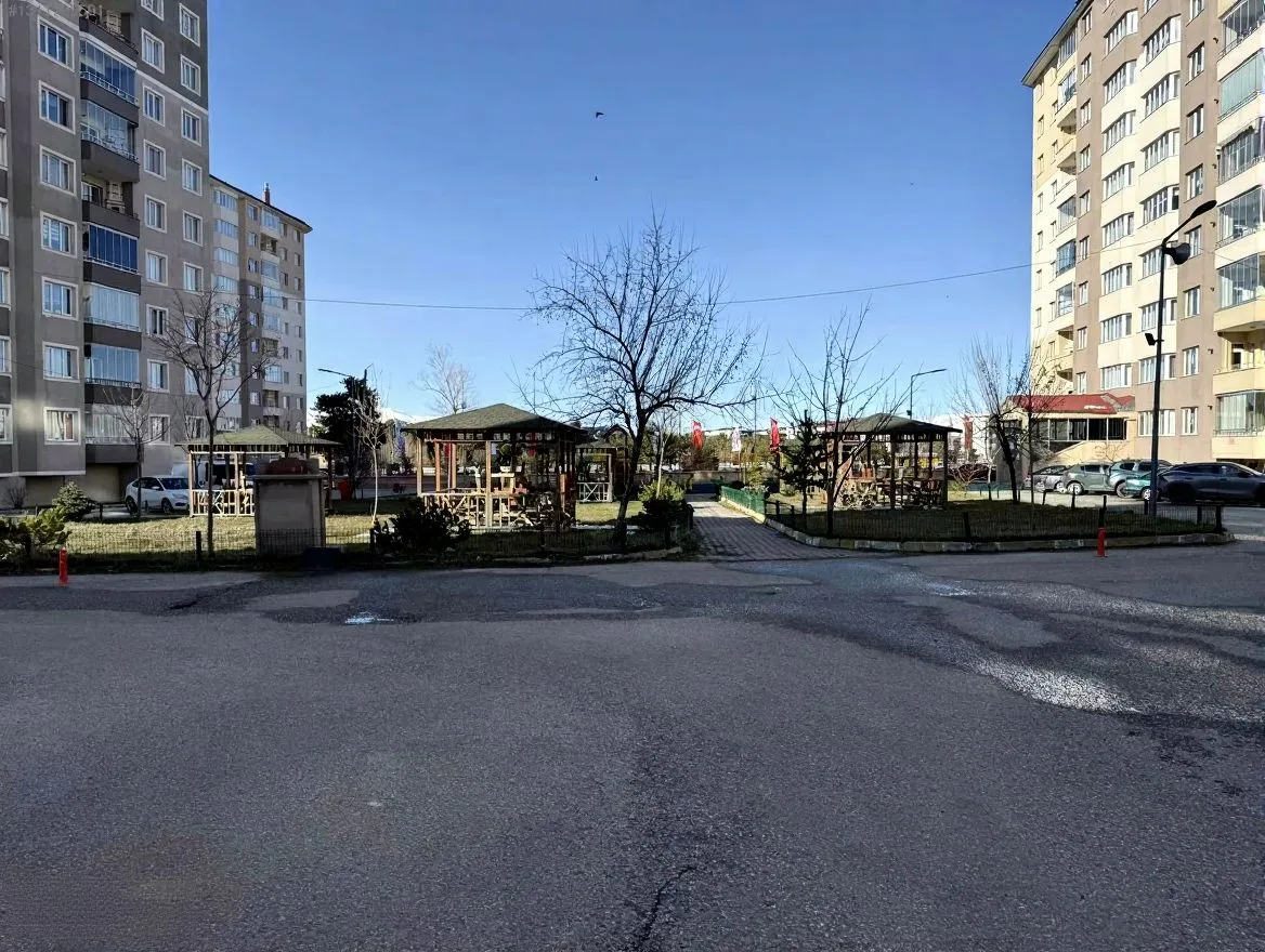 ERZURUM YAKUTIYE KİRALIK 4+1 DAİRE 220M² MERKEZİ ISITMALI - 5