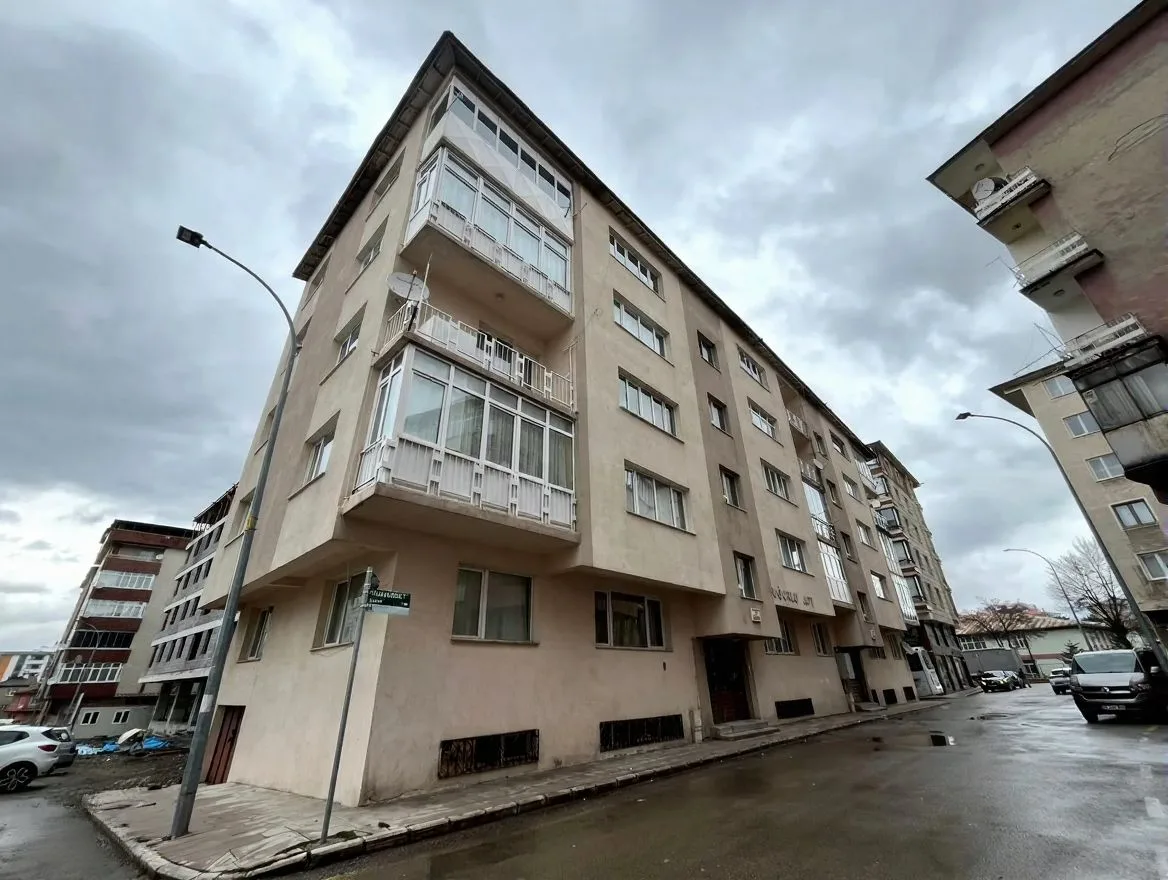 ERZURUM KİRALIK 3+1 DAİRE 120M² YAKUTIYE ÇATI KATI - Erzurum / Yakutiye / Muratpaşa Mh. Daire