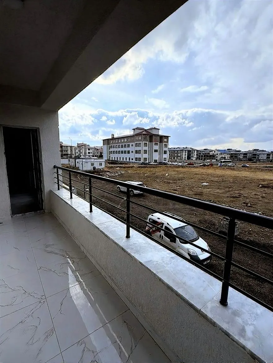 ERZURUM SATILIK 2+1 DAİRE ARA/3 KAT 65M² AZIZIYE - Fotoğraf 6
