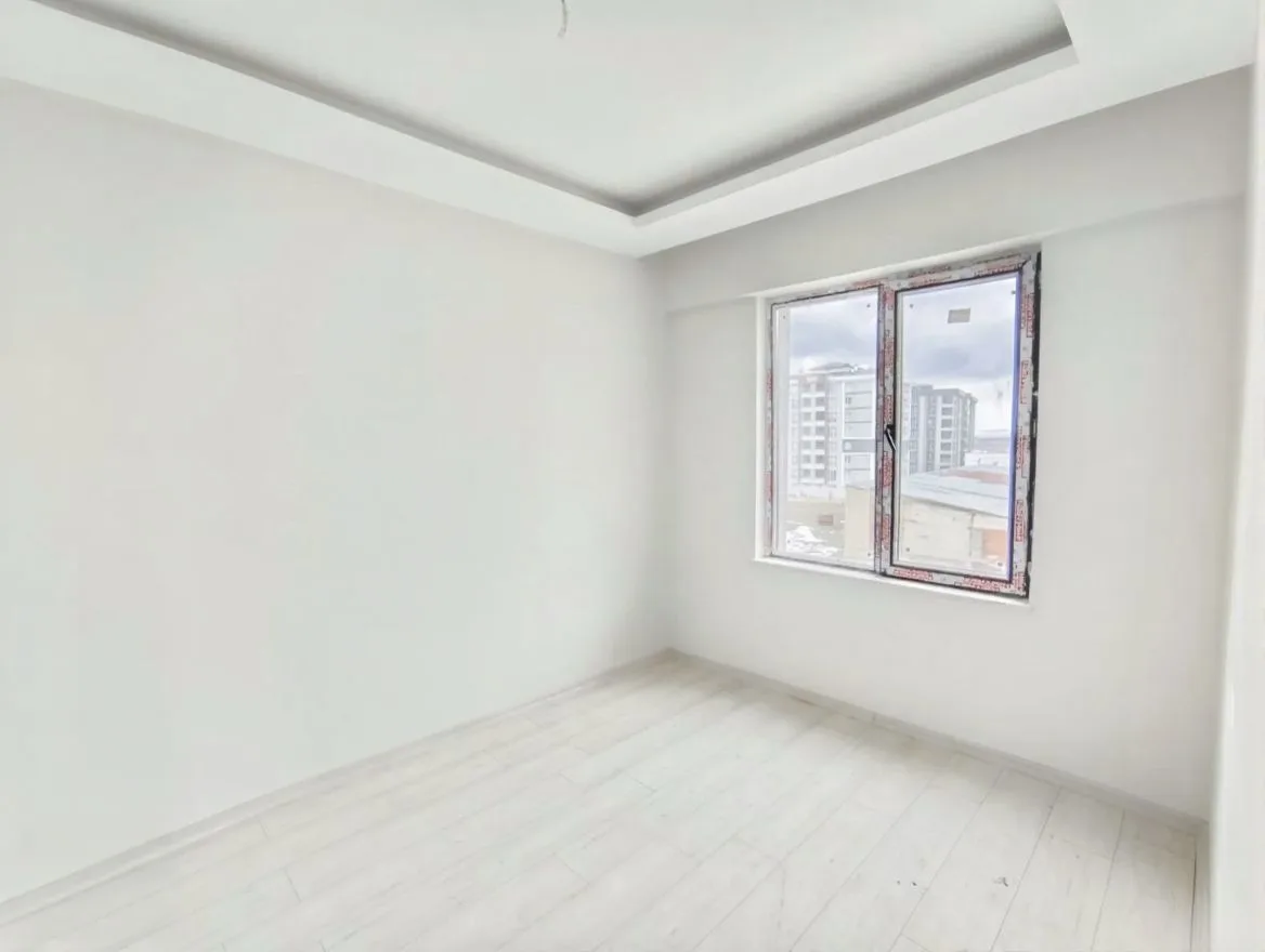 ERZURUM SATILIK 1+1 DAİRE ARA/7 KAT 40M² YAKUTIYE - Fotoğraf 5