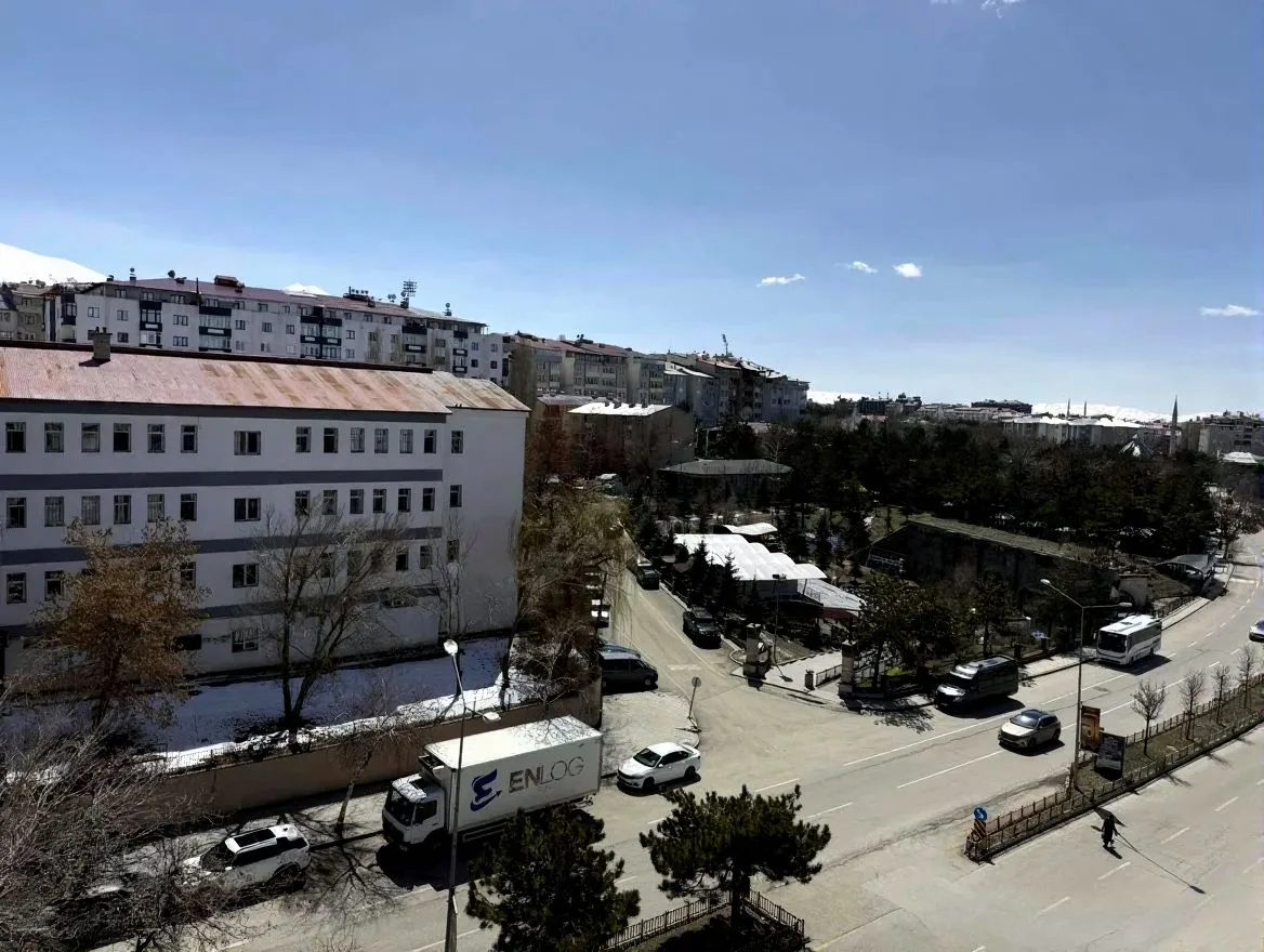 ERZURUM SATILIK MERKEZİ ISITMALI 3+1 DAİRE | 145M² YAKUTIYE - Fotoğraf 17