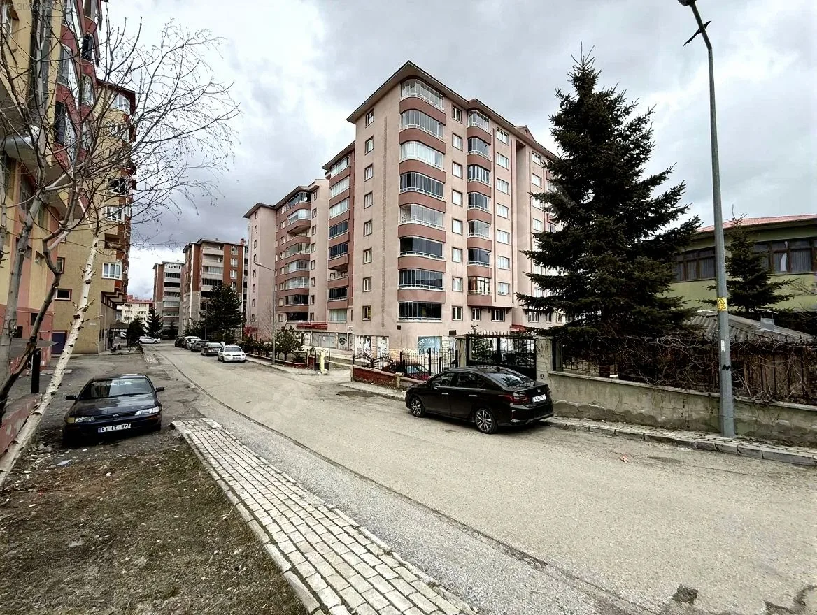 ERZURUM PALANDÖKEN SATILIK 3+1 DAİRE 170M² ASANSÖRLÜ - Fotoğraf 3
