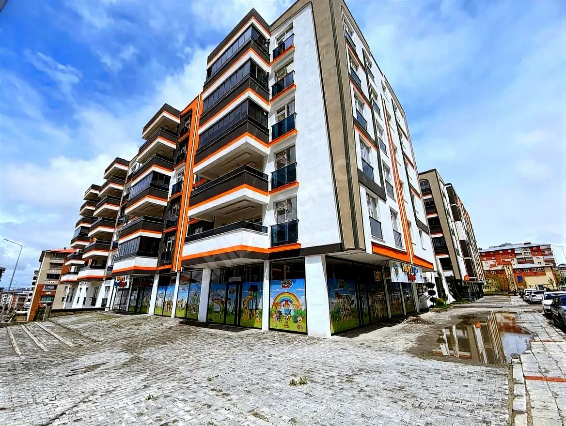 ERZURUM SATILIK 4+1 DAİRE GİRİŞ KAT KAT 186M² PALANDÖKEN - Fotoğraf 2