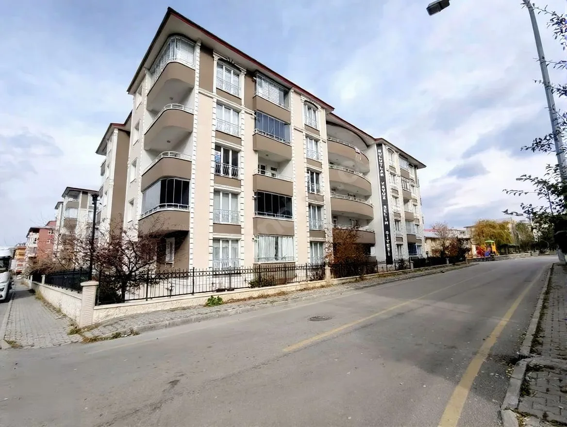 185M² ERZURUM SATILIK 3+1 DAİRE YAKUTIYE MERKEZİ ISITMALI - Fotoğraf 2