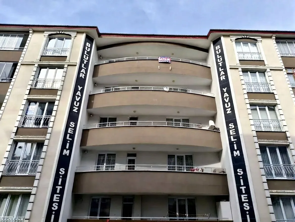 185M² ERZURUM SATILIK 3+1 DAİRE YAKUTIYE MERKEZİ ISITMALI - Fotoğraf 3