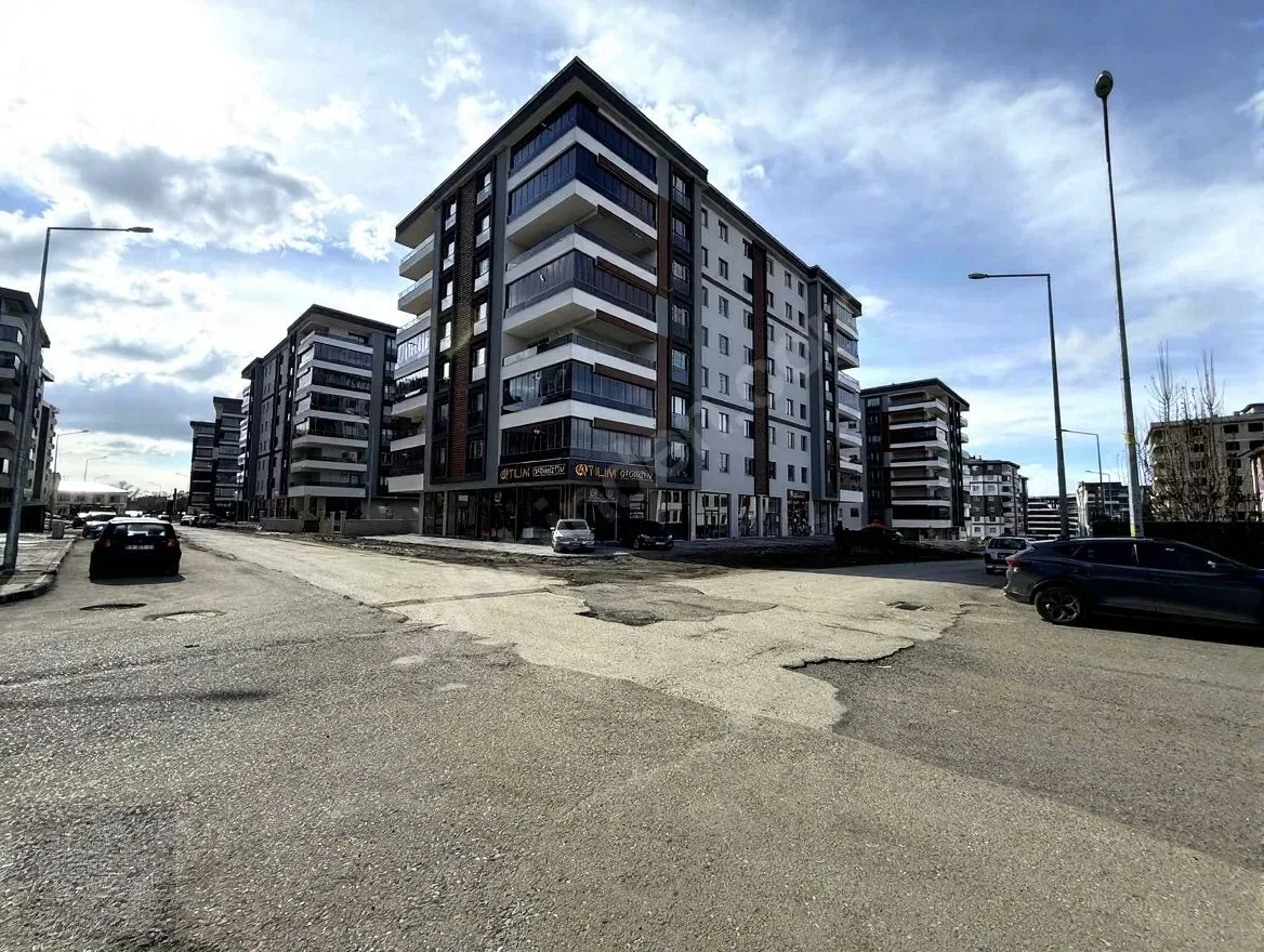 4+1 SATILIK DAİRE ERZURUM/YAKUTIYE 190M² ÇATI KATI - Fotoğraf 2