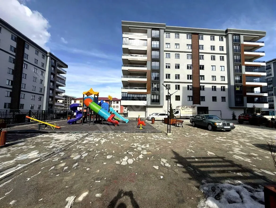 4+1 SATILIK DAİRE ERZURUM/YAKUTIYE 190M² ÇATI KATI - Fotoğraf 5