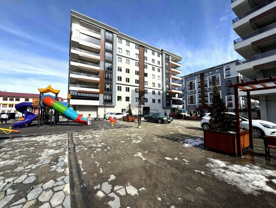 ERZURUM SATILIK 4+1 DAİRE ARA/7 KAT 190M² YAKUTIYE - Fotoğraf 4