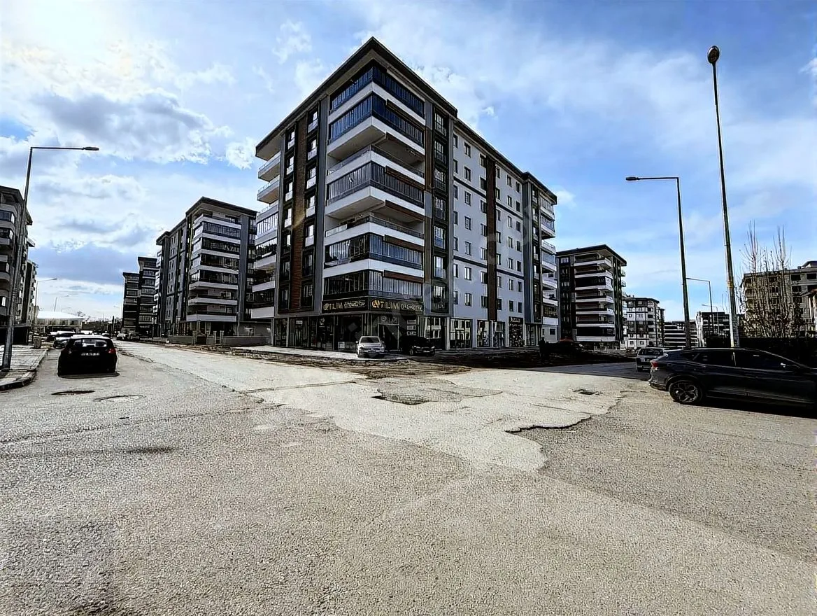 ERZURUM SATILIK 4+1 DAİRE ARA/7 KAT 190M² YAKUTIYE - Fotoğraf 8