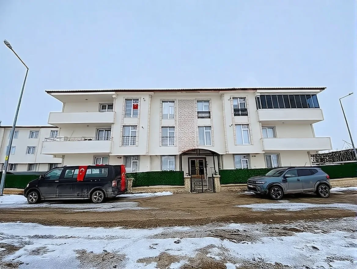 ERZURUM AZIZIYE SATILIK 3+1 DAİRE ★ 130M² MERKEZİ ISITMALI - Fotoğraf 14