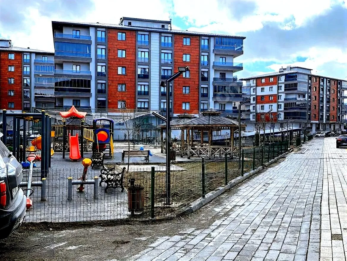 ERZURUM SATILIK 4+1 DAİRE 150M² AZIZIYE ARA/5