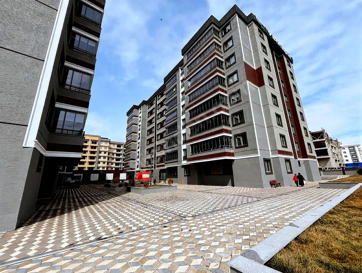 ERZURUM SATILIK 4+1 DAİRE ARA/8 KAT 165M² YAKUTIYE - Fotoğraf 2
