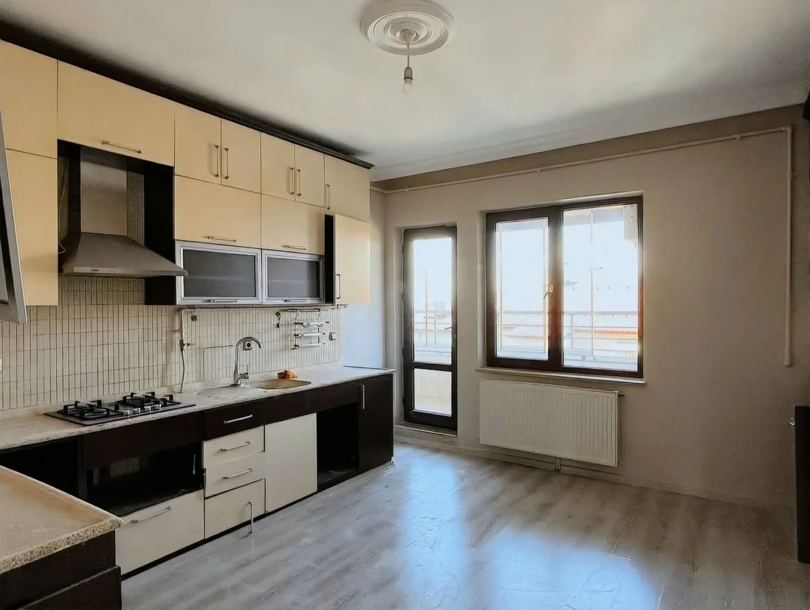 175M² ERZURUM SATILIK 4+1 DAİRE YAKUTIYE MERKEZİ ISITMALI - 4
