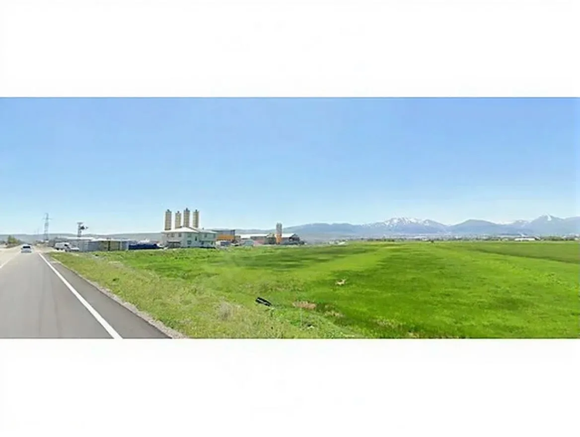 1317M² SATILIK ARSA ERZURUM YAKUTIYE - Fotoğraf 6