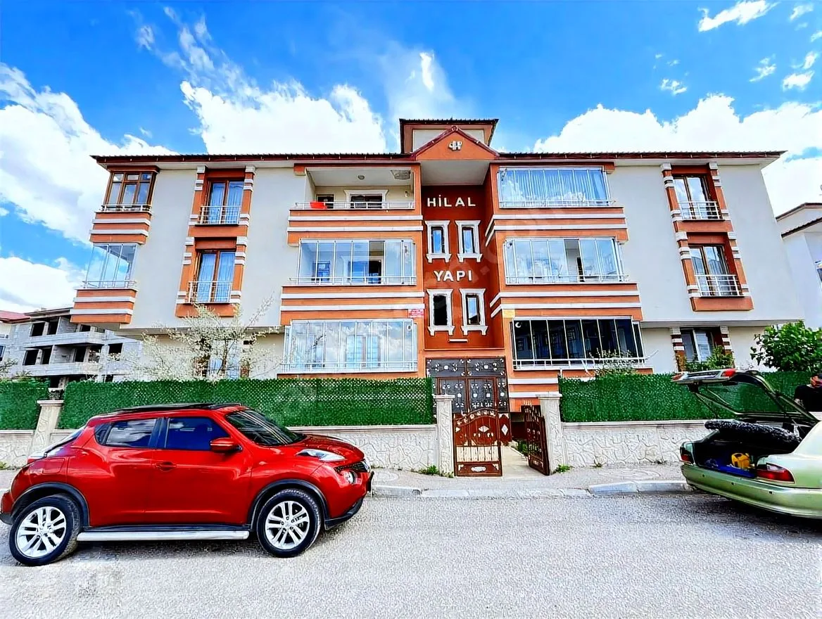 ERZURUM SATILIK 3+1 DAİRE ARA/3 KAT 135M² AZIZIYE - 1