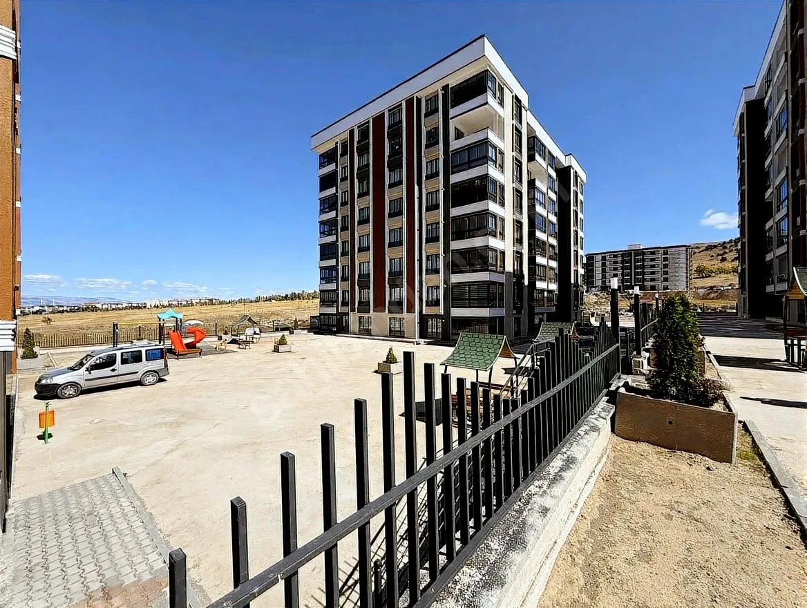 ERZURUM PALANDÖKEN SATILIK 4+1 DAİRE 142M² YENİ - 3