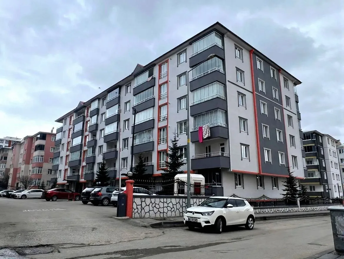 ERZURUM SATILIK 3+1 DAİRE | YAKUTIYE 120M² MERKEZİ ISITMALI - 1