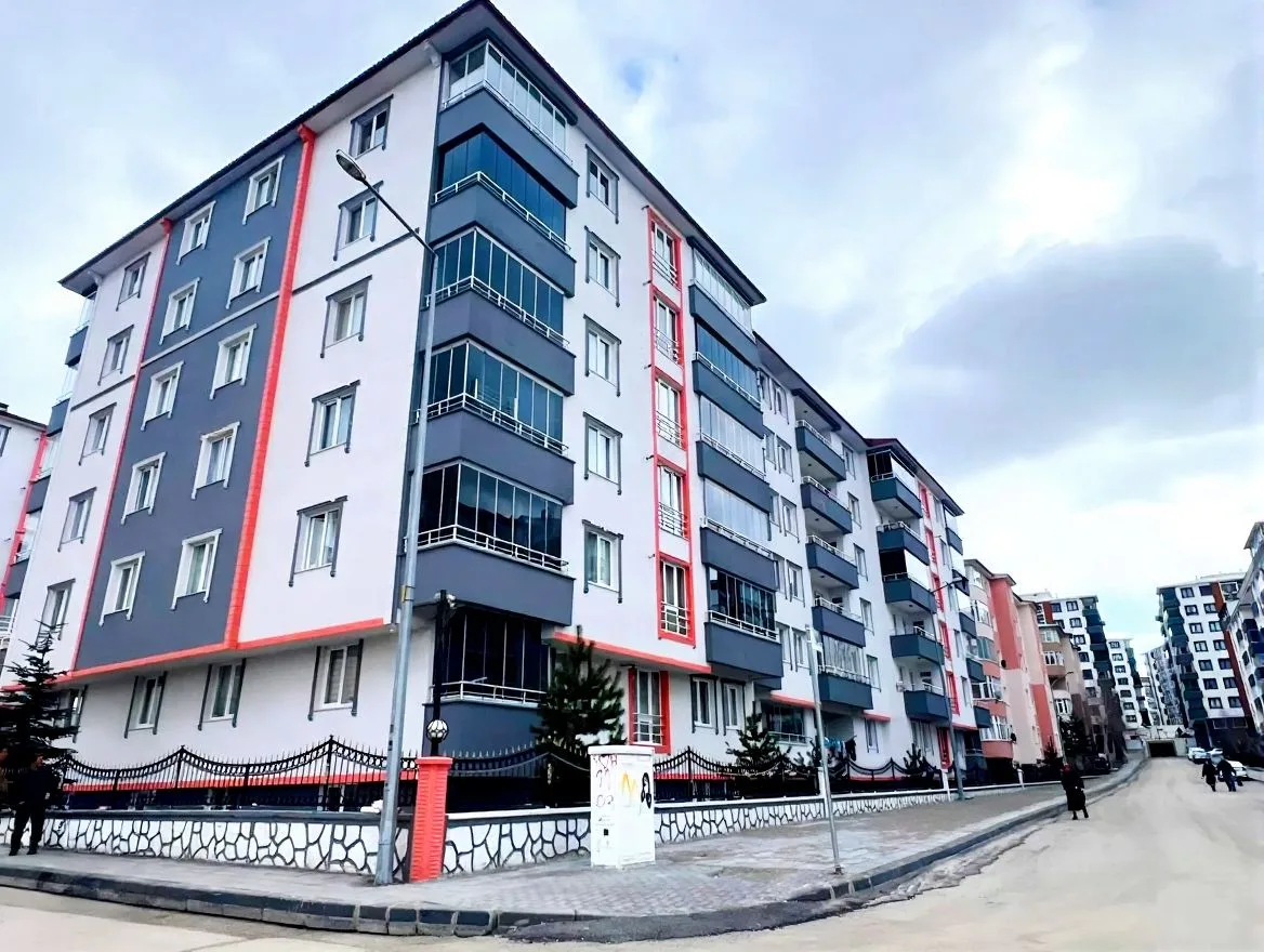 ERZURUM SATILIK 3+1 DAİRE | YAKUTIYE 120M² MERKEZİ ISITMALI - 2