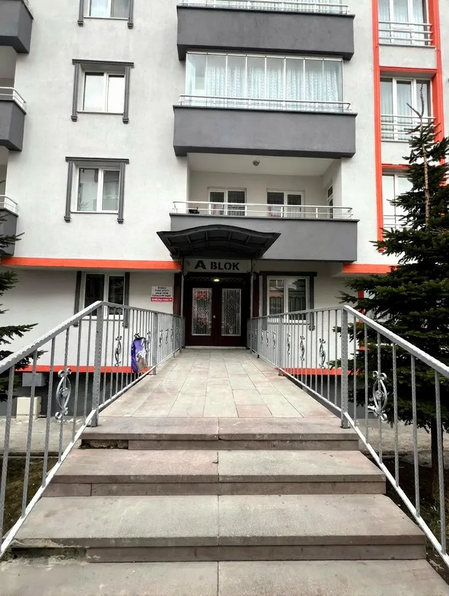 ERZURUM SATILIK 3+1 DAİRE | YAKUTIYE 120M² MERKEZİ ISITMALI - 3