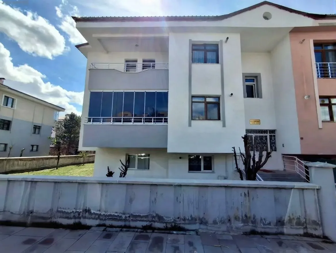 ERZURUM AZIZIYE SATILIK 3+1 DAİRE ★ 175M² - Erzurum / Aziziye / Selçuklu Mh. Daire