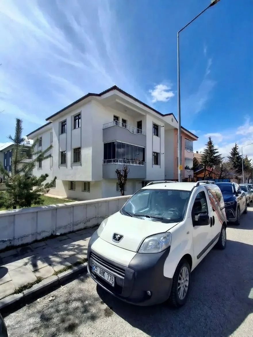 ERZURUM AZIZIYE SATILIK 3+1 DAİRE ★ 175M² - Fotoğraf 23