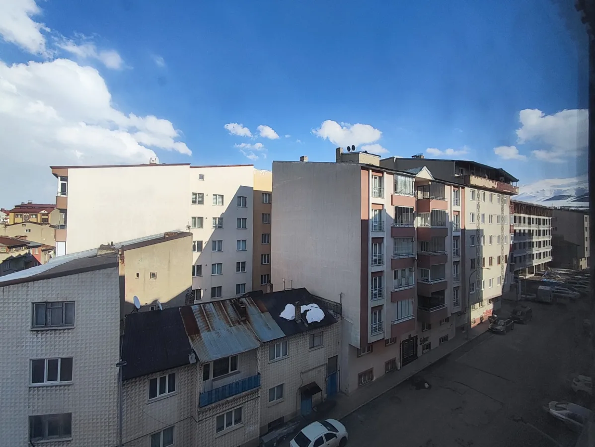 Yoncalık Eğitim Fakültesi Karşısı Ahmetoğlu Rezidans 3+1 Kiralık - Fotoğraf 4